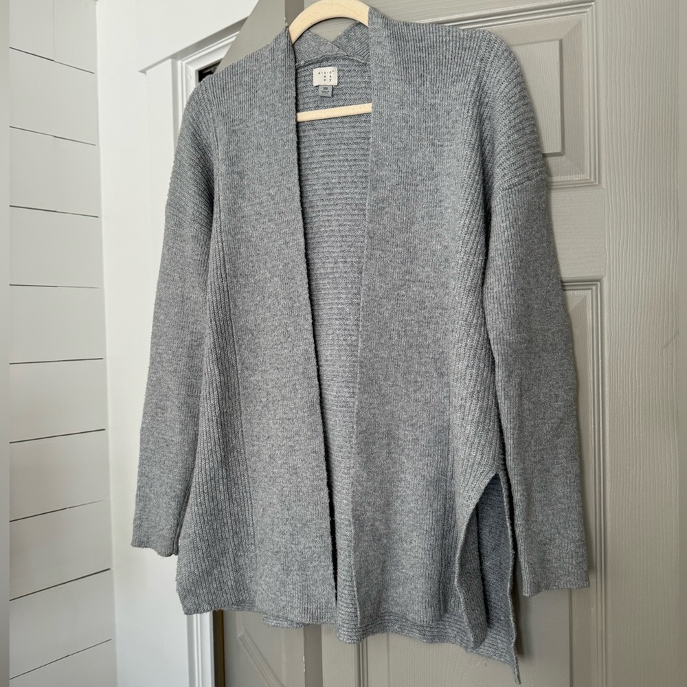 Gray cotton cardigan side slits size XS